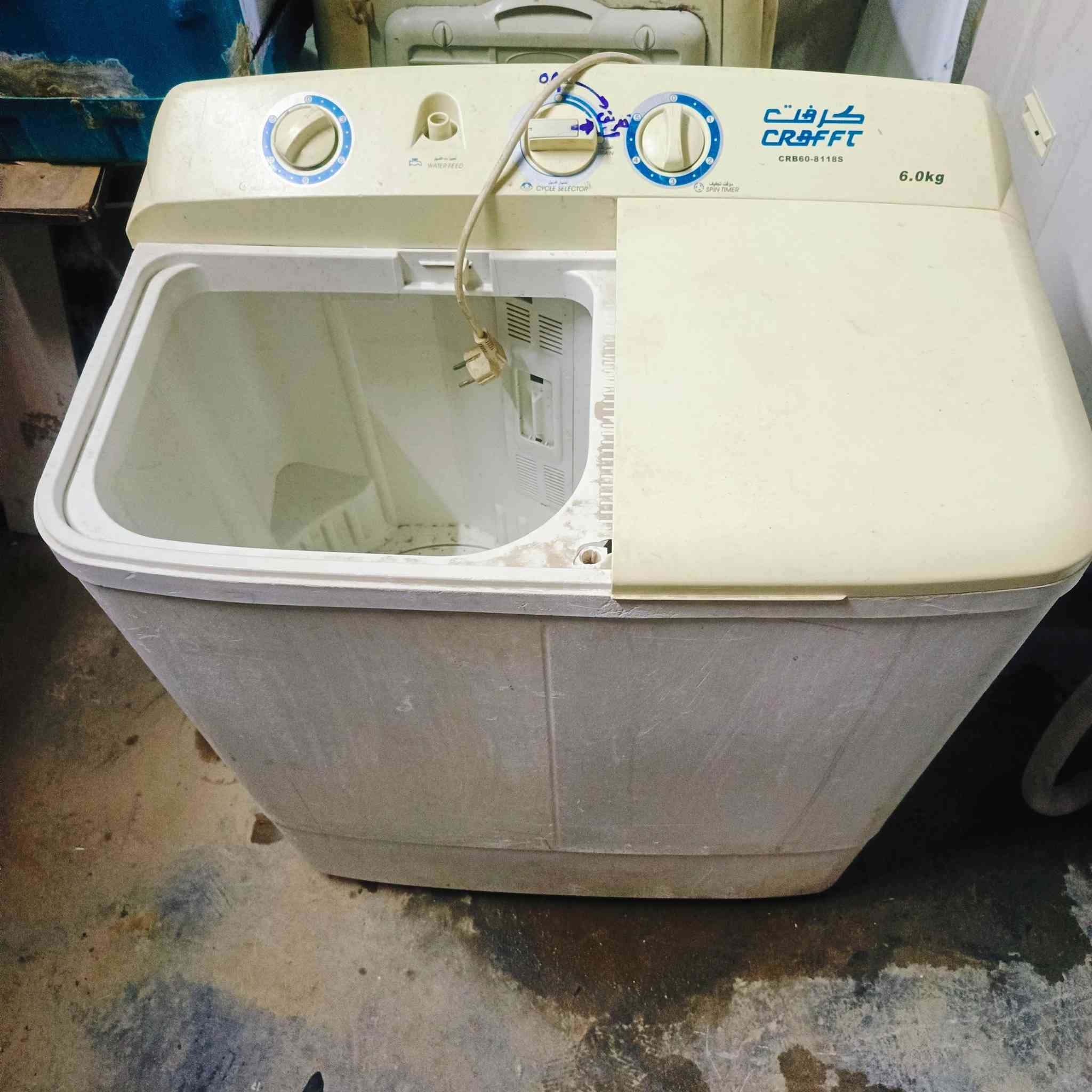 السلام عليكم اغراض منزليه جدا نظيفات واسعار مناسبه راسلني خاص واني بالخدمه مكاني بغداد العبيدي قرب مدرسة العابد ***********
