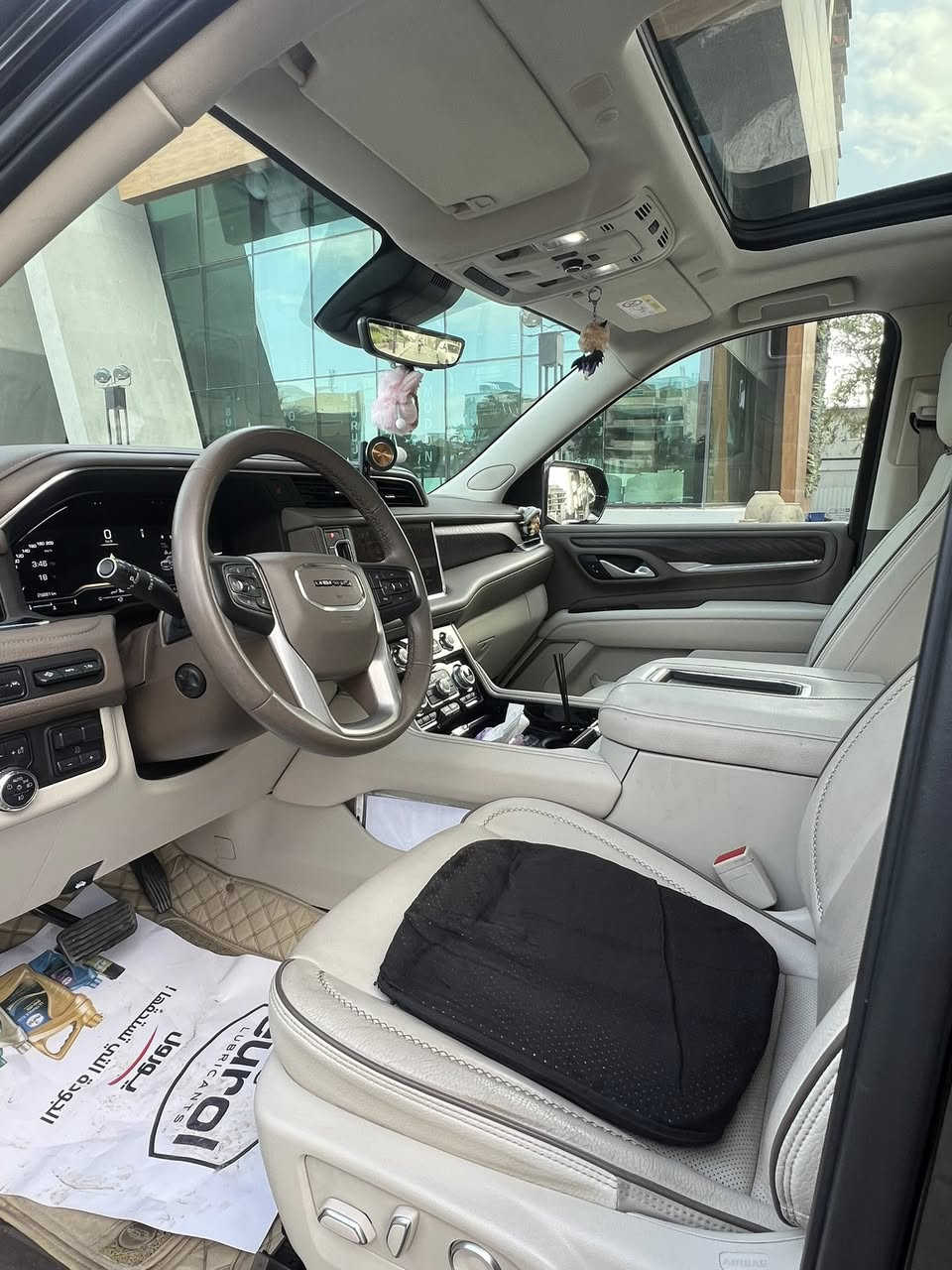 يوكن دينالي2023  وكالة المنصور بدون صبغ بدون تبديل كير مكينه مكفولات ماشيه29  الف فول مواصفات جكات شاشات كرسي منفصل وباق المواصفات معروفه السعر 600 ورقه بيه مجال مكانها المشتل سياره مغلفه PPFالاستفسار اتصل على الأرقام ***********/***********
