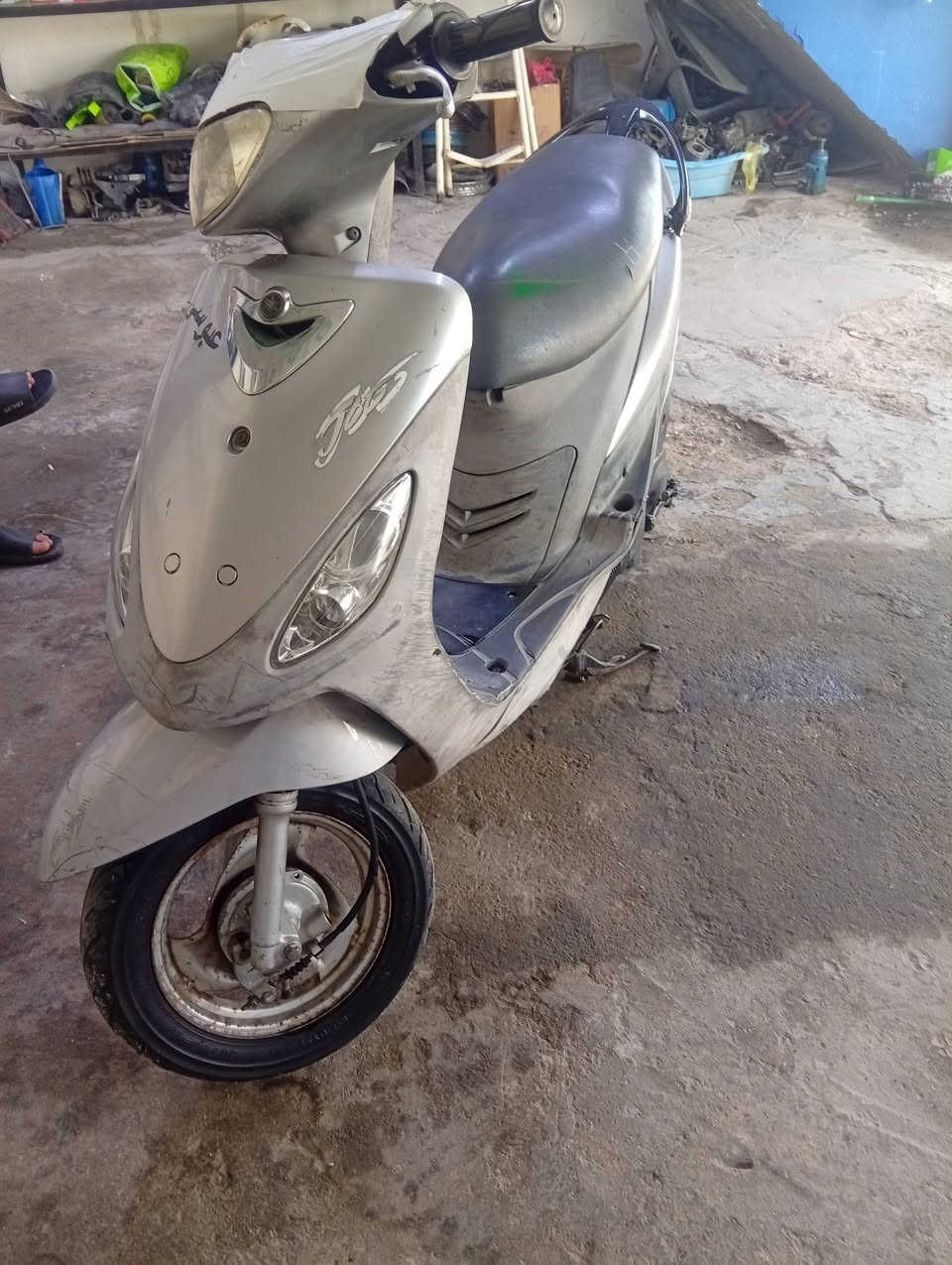 سلام عليكم ورحمه ماكس منغولي محرك بلاد برغي ما مفتوح من عدها تاخذها وين مايعجبك تفحص صالها اقل من شهرين من طالعه من رمبه شراي تعال خاص او اتصل مكاني نجف يم مجسرات الزهراء ***********
