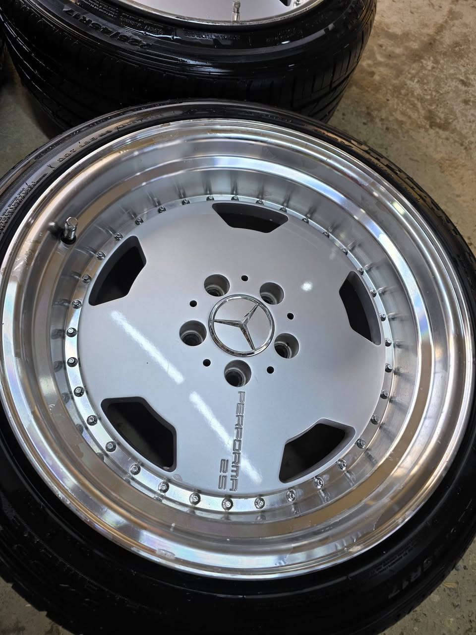 للبيع تخم ويل تو سايز حجم 17/45/225
تخم تاير كوري نص عمر
السعر 450 الف ومجال بسيط
للاستفسار ***********
