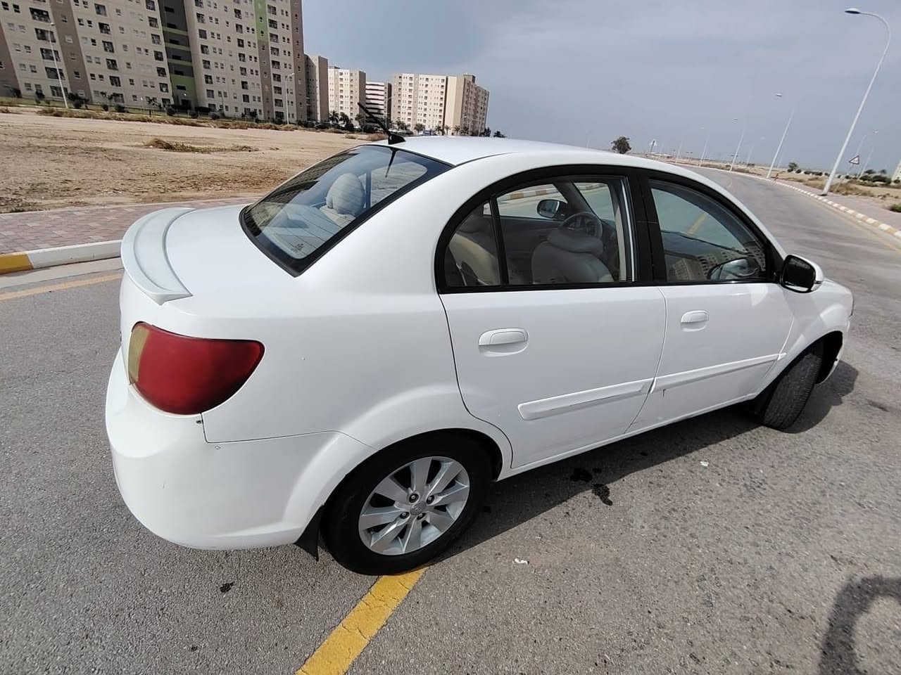 سلام عليكم كيا ريو موديل 2012خليجيه اشاير مري 5ويل كب تبريد على وضع الشركه دواخل جدد صبغ بيبان وجاملغ خلفي اثر خدوش فقط ورصعه بنيد تايرات جدد صدر بلادي ممفتوح على وضع شركه بعده جديد مكينه بلديه ممفتوح برغي بيهه جديده بغداد سياره بسمي سعر 85 وبيهه مجال بصيط ***********
