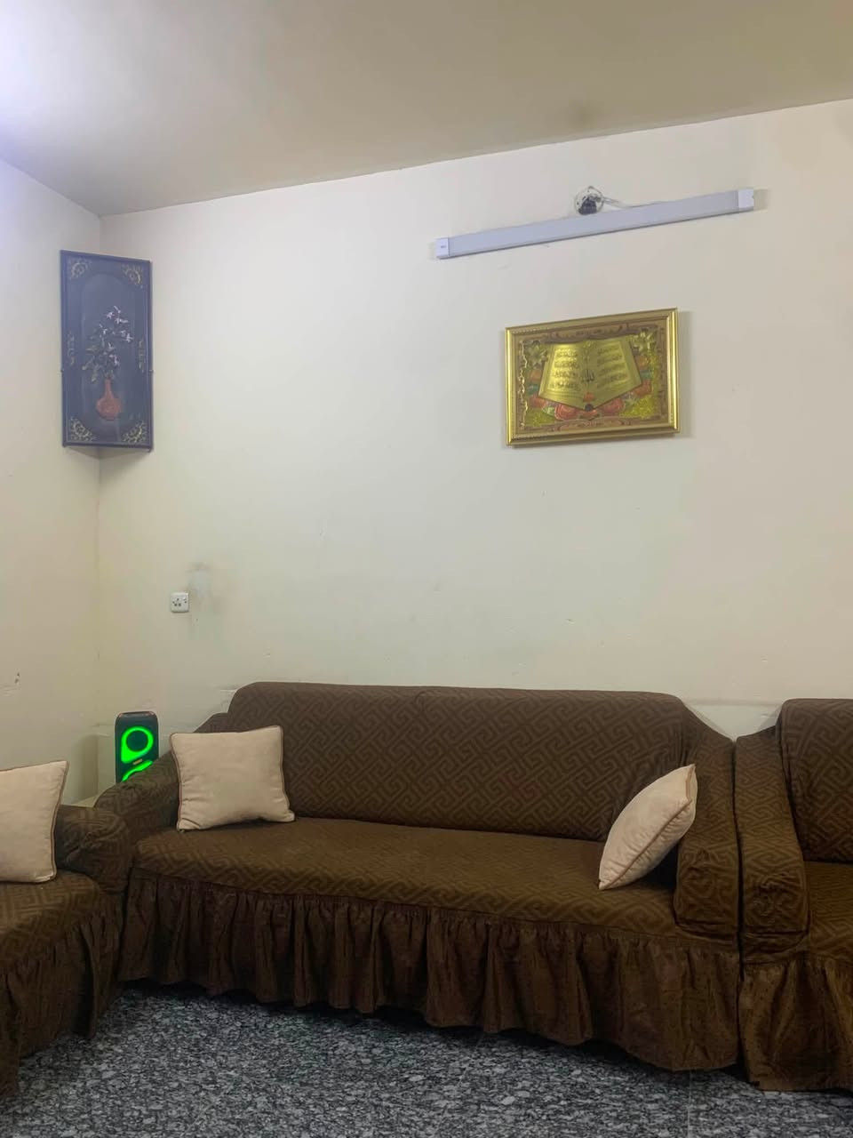 بيع مستعجل ❗️ قنفه 3 قطع كبار و قطعتين صغار المجموع 5 قطع   ماموجودات بالتصوير الصغار القنفه بي خسفه ورجل وحده مكسوره بس القنفذه كاعده ورزنه السعر المطلوب بيها 120 وبي مجال بسيط مكاني بابل مركز 

واتساب ***********
او خاص
