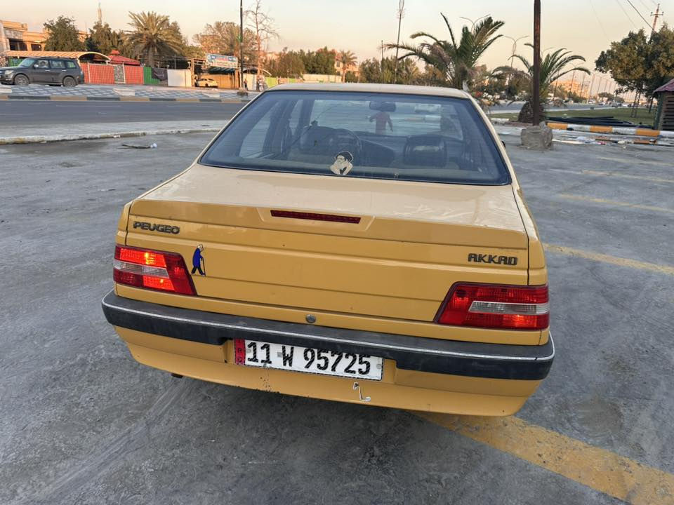 سلام عليكم بيجو لميس مديل 16بيه جاملغ خلفي بدون دواخل صبغ فقط  مكينة جديدة صدر مامي وخلفي جديد تبريد وتفه شغاله تخم تاير جديد سعر43 وبيه مجال بصيط مكاني بغداد ***********
