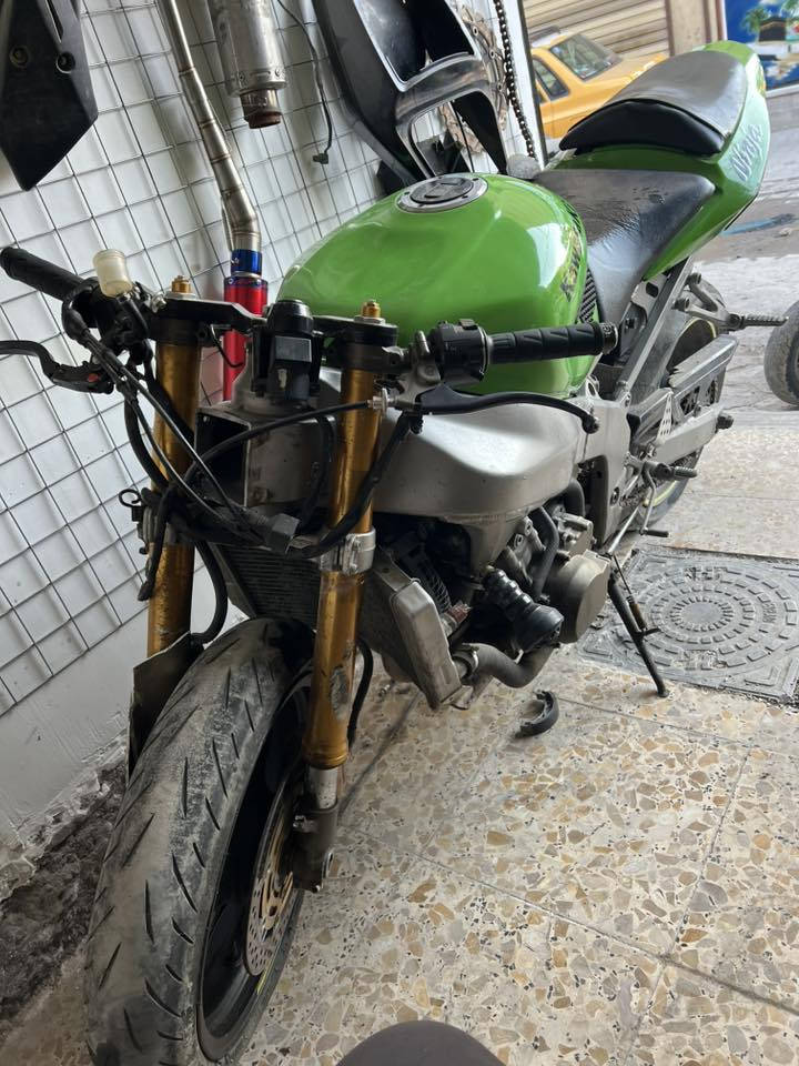 السلام عليكم كاوسكي موديل 2004 للبيع كوم حديد مكينته مجلبه السعر مليون وربع مكاني بغداد الحريه رقمي *********** ملاحظة الدراجه عله حطته ماكو غراضه
