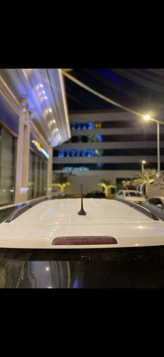 السلام عليكم 
بيع مستعجل  سعر 113 وبيه مجال  
جيب كومباس لون ابيض مديل 2019
رقم بصره باسمي تحويل ثاني يوم 
السياره فول مواصفات عدى الفتحه 
مكينه وكير مكفولات حادثه من امريكا فقط جاملق جه السايق مصبوغ وكلير من امريكا فقط بدون معجون جاملغ الخلفي وباب وهنا صار بيه بنيد وجاملغ جه الصدر السياره مكفوله شواصي ولغوده

***********
