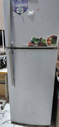 ثلاجه • نضيفه • شغالة