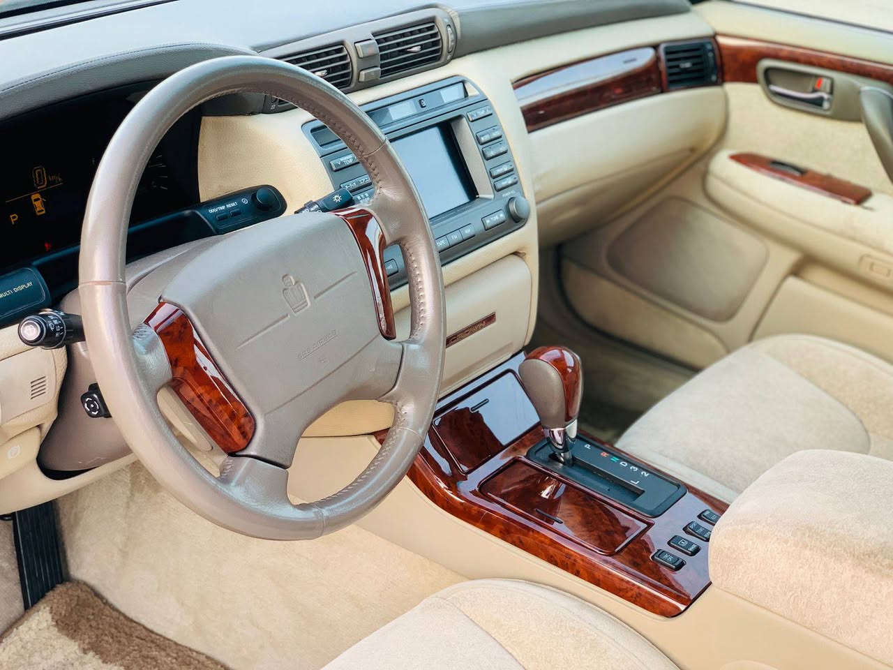 إسلام عليكم ملكه ٢٠٠١ادوات سياره زيرو مكفوله كفاله عامه مكينه ديفور كبير اربع دكم عنواني بغداد سعر خاص ***********
