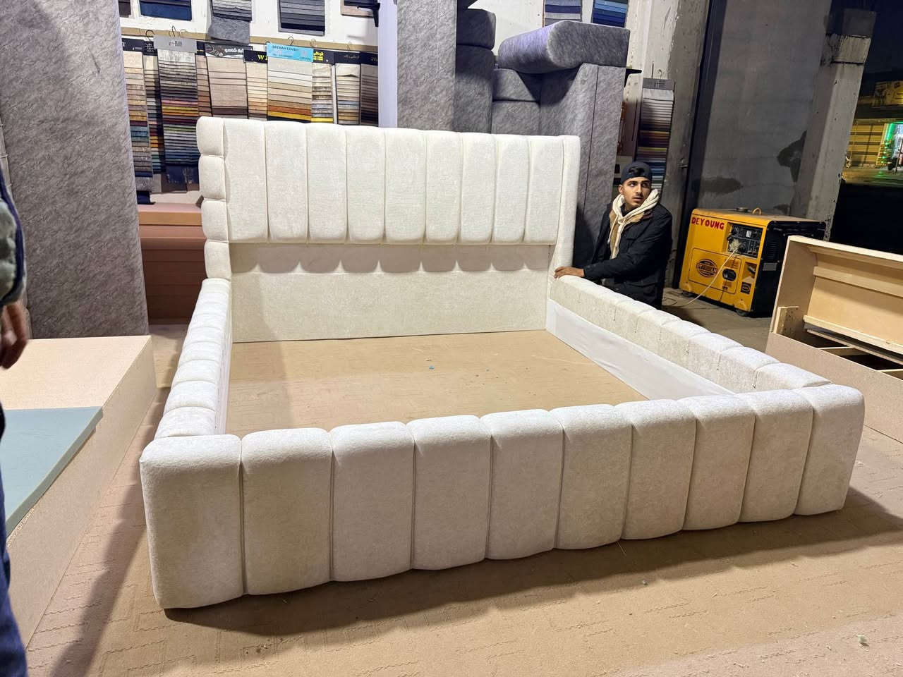 ✨ إعلان معمل الأمين ✨

🔥 قنفات وجلسات عربية فخمة 🔥
تصاميم عصرية تناسب كل بيت

✔️ أقمشة راقية ومضمونة
✔️ تفصيل حسب الطلب
✔️ كادر محترف وخبرة عالية

📍 كركوك – الحي العسكري، قرب جامع خديجة
📞 ***********

💥 لا تضيع الفرصة… جدّد بيتك بأفخم القنفات كركوك, العراق
