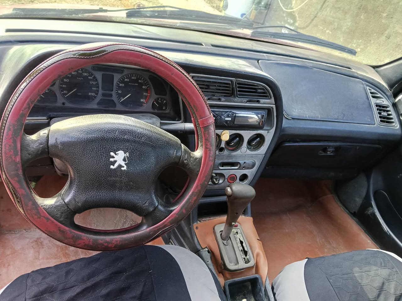 بيجو فرنسي 306 رقم بابل انكليزي موديل 2003 كير ومكينه مكفولات كفاله مال كرولا كير اتوماتيك سياره مكفوله من الحادث والصبغ سياره حلوه وكامله من تايرات حداديه صدر داخله هزه جديده ماعليها غرامه ولا ربع دينار لايت بيها زنون فول عالي وناصي سياره ماتخلي عليها دينار  كامله الحمدلله السعر 29 مكاني بابل المحاويل حصن جعفر ***********
