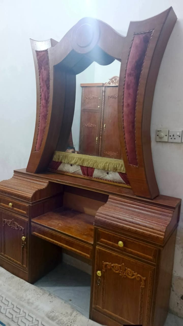 غرفه اخشاب تزكام 6بيان طابقين مشروطه جديده مكاني ناحية الصلاحيه شاميه 600
***********
