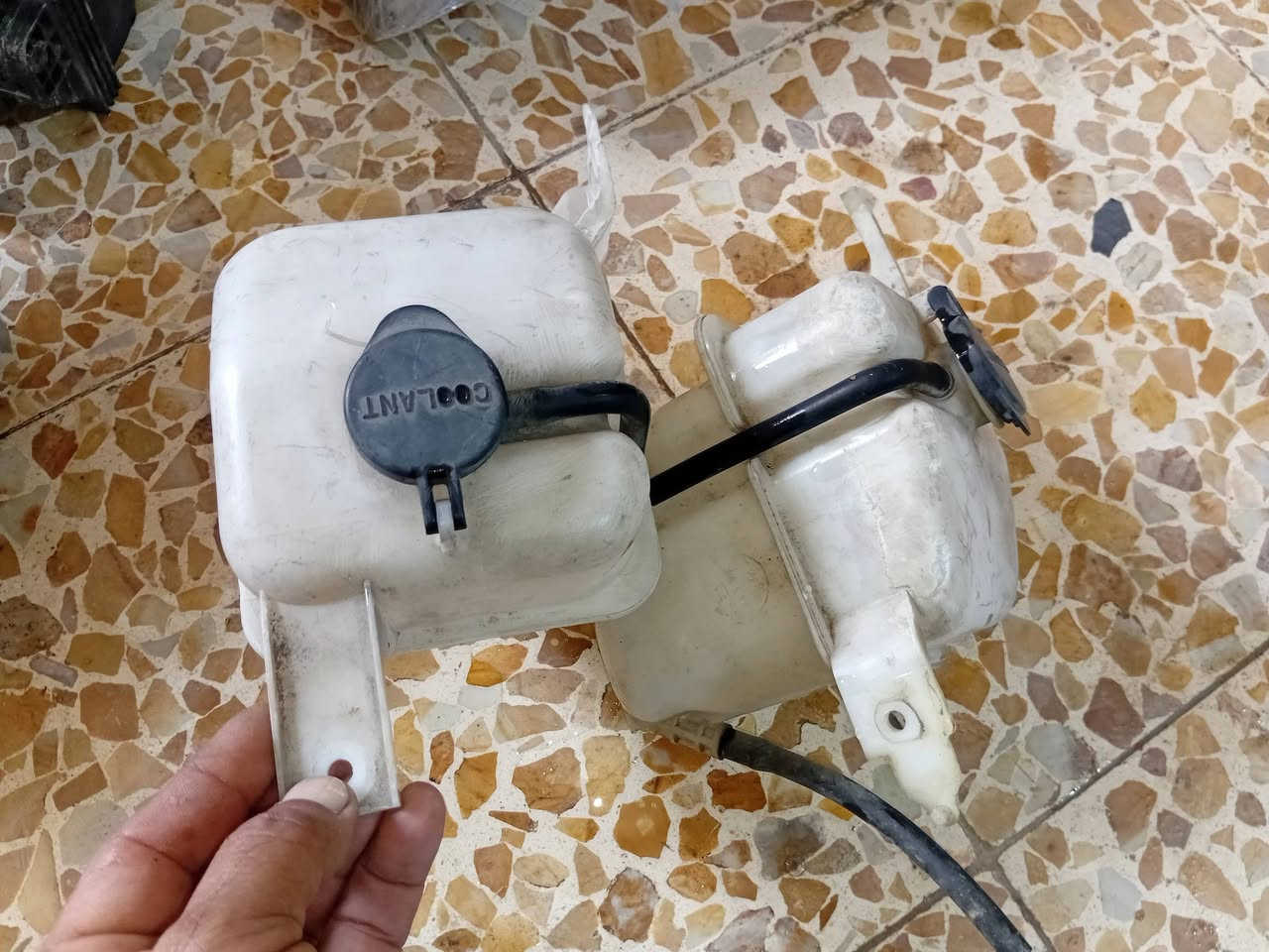 السلام عليكم شباب اغراض سوناتا شكل. مقدس  بغداد بوب الشام ***********
***********
