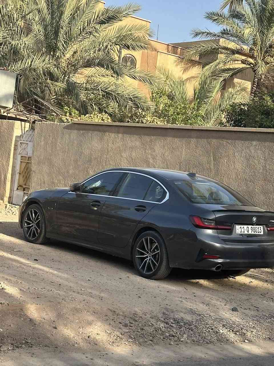 بسم الله الرحمن الرحيم
بي ام دبليو 330e 
هايبرد بلك ان 3 وضعيات قياده (بانزين -هجين -كهرباء)
موديل 2022 
مواصفات فول عدى ل4 كامرات
رادار 360 درجة
داشبورد الكتروني 
داخل اسود
صندوق كهرباء
رادار تفاعلي امامي خلفي (ترقف ذاتي)
قرائة الخطوط والمحافظة ع المسار 
قياده شبه ذاتية 
لايت led من bmw متحرك مع المقود
تبريد قطعتين منفصل الامامي  مع الخلفي  
كراسي الامية مدفأة مع المساج 
6 وضعيات قياده (sport+sport plus+ extra post292hp)+(هايبرد +eco هايبرد) +(كهرباء فقط يمشيك 40 كيلو) وقايله للشحن المنزلي او عن طريق المشي او عن طريق المكينة 

ومواصفاتها المعروفه بالبي ام 

حادثها شبر بالبنيد وراجع bdr بدون صبغ وبدون تكحيل وبدون شخط جانت مغلفة bbf وتمت ازالته قبل شهر وبدون ايرباك سياره وبدون اي عطل من ستوردتها لحد الان ممستغل بيها اي اشعار والحمدلله وصيانتها بالوكاله 

ممشاها 70 الف ميلو متر 

للاستفسار اكثر الاتصال على الوتس اب فقط ***********
