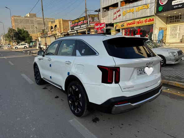 بــ 295 رقم بغداد بأسمي
سورنتو 25 خليجي زيرو شركة نم 

محرك 6 سلندر 
كير ماوس
قمارة حديد 
ويل حجم 20
كراسي كهرباء 
جنطة كهرباء 
بصمة وتشغيل عن بعد
شاشة متصلة تعمل بنظام آبل كار بلي
انارة ليزرية داخلية متغيرة الالوان 
اللايت عالي ناصي زنون 
لد نهاري ليزري امامي 
بك لايت ليزري LED
هندبريك دكمة 
اوتو هولد 
درايف مود
مانع انزلاق
مساعد منحدرات
شحن وايرليس بلوتوث 
تحكمات ستيرن فول 
حساسات امامي خلفي 
كامرة دوارة
تبريد 3 قطع مع تحكم منفصل للخلف 

بيها صبغ جاملغ جهة الراكب وتبديل بنيد بدون دواخل

رايدها بـ 295 

  
***********

متوفر واتساب

مكانها بغداد / الدورة
