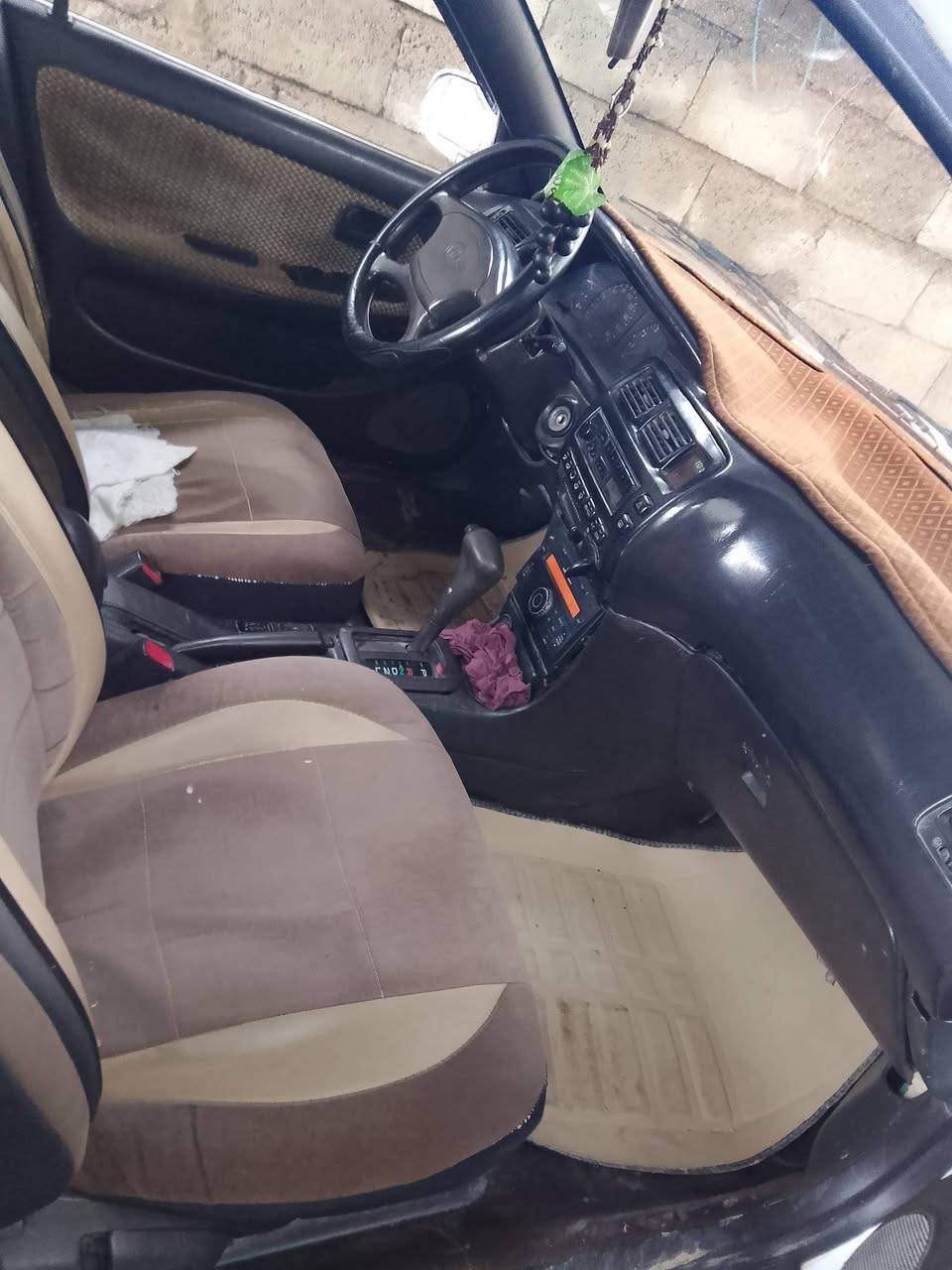 سلام عليكم ورحمه الله وبركاته
كورلا موديل 93 رقم دولي سياره 
اصوليه شرط التحويل
كير محرك شرط سياره حلوه اقتصاديه 
وشوف العين يبري الذمه الاتصال السعر 63 وبيها مجال 
*********** المكان الشرقاط الساحل الايسر
