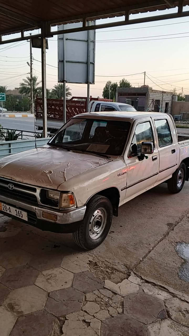 السلام عليكم سياره للبيع موديل 89كير ومكينه حاويه تختم تاير وحداديه كهربائية شغاله سياره مال جناي رقم مميز دولي ***********مامتواجد على الخاص
