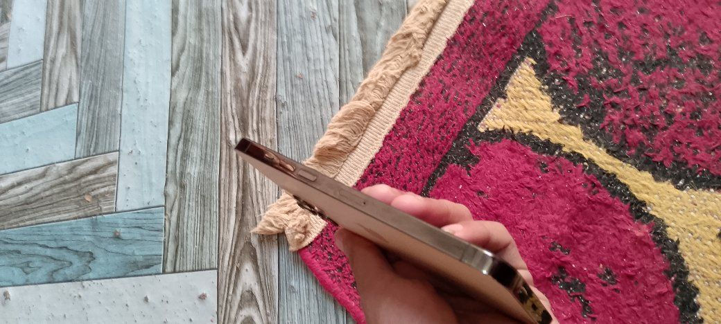 سلام عليكم يفون 12برو ماكس فقط بدل شاشه وضهره مكسور بطاريه 90تليفون نضيف كلش سعر 275وبي مجال مكان شطره ‏‪***********‬‏
