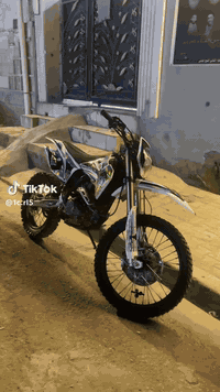 Crx2025 300cc دراجه جديده كفاله سعرمليون 400 بيه مجال مكان بصره
***********
