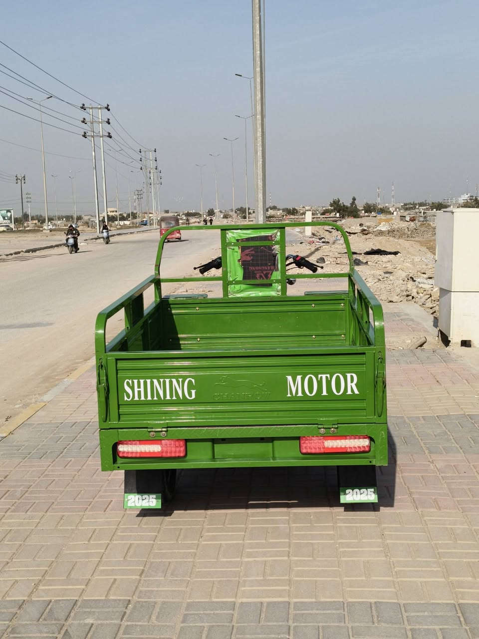 السلام عليكم ستوته للبيع موديل 2023 طالعه بل 2025/5/5
ستوته نضيفه وجديده مانقصها برغي واحد المكان كربلاء الحولي 100 السعر راسلني ع واتساب ***********
