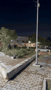 السلام عليكم محلات للايجار البياع شارع 13 على الشارع العام واجهة 3 متر نزال 9 ونزال 8 وتحتوي على صحيات 
للاستفسار ***********
