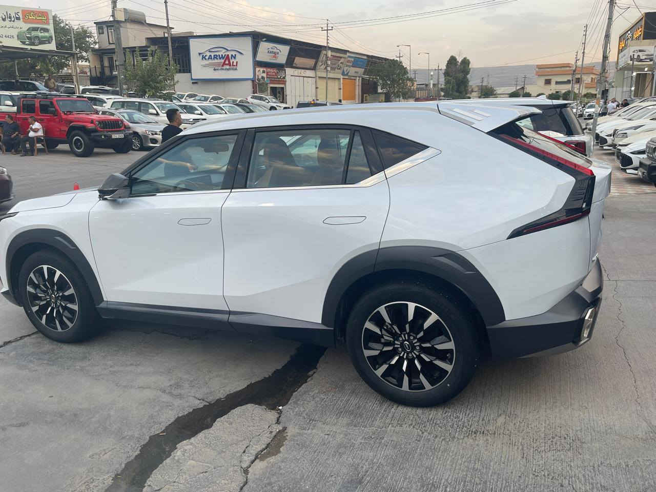 للبيع
ايمكو موديل 2024لون رمادي
محرك 2000 تيربو فول مواصفات
كفاله عامه
للاستفسار الاتصال ‏‪***********‬‏
