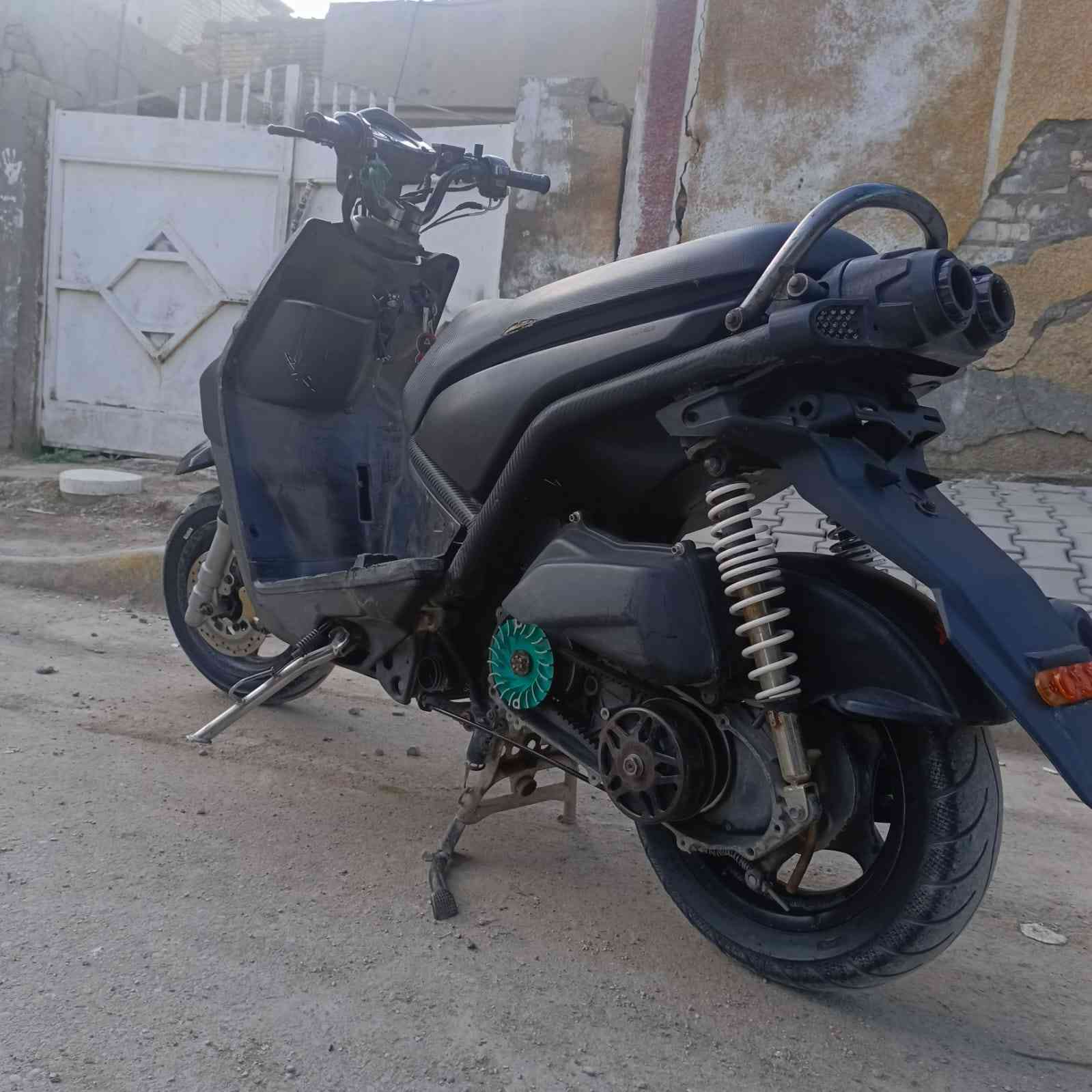 سلام عليكم سكنس جبلي للبيع الدراجه خير من الله مكينه مكفوله كلجات رياضيه الدراجه بعد انضف من الصور "مكاني بغداد الحسينيه السعر خاص ***********
