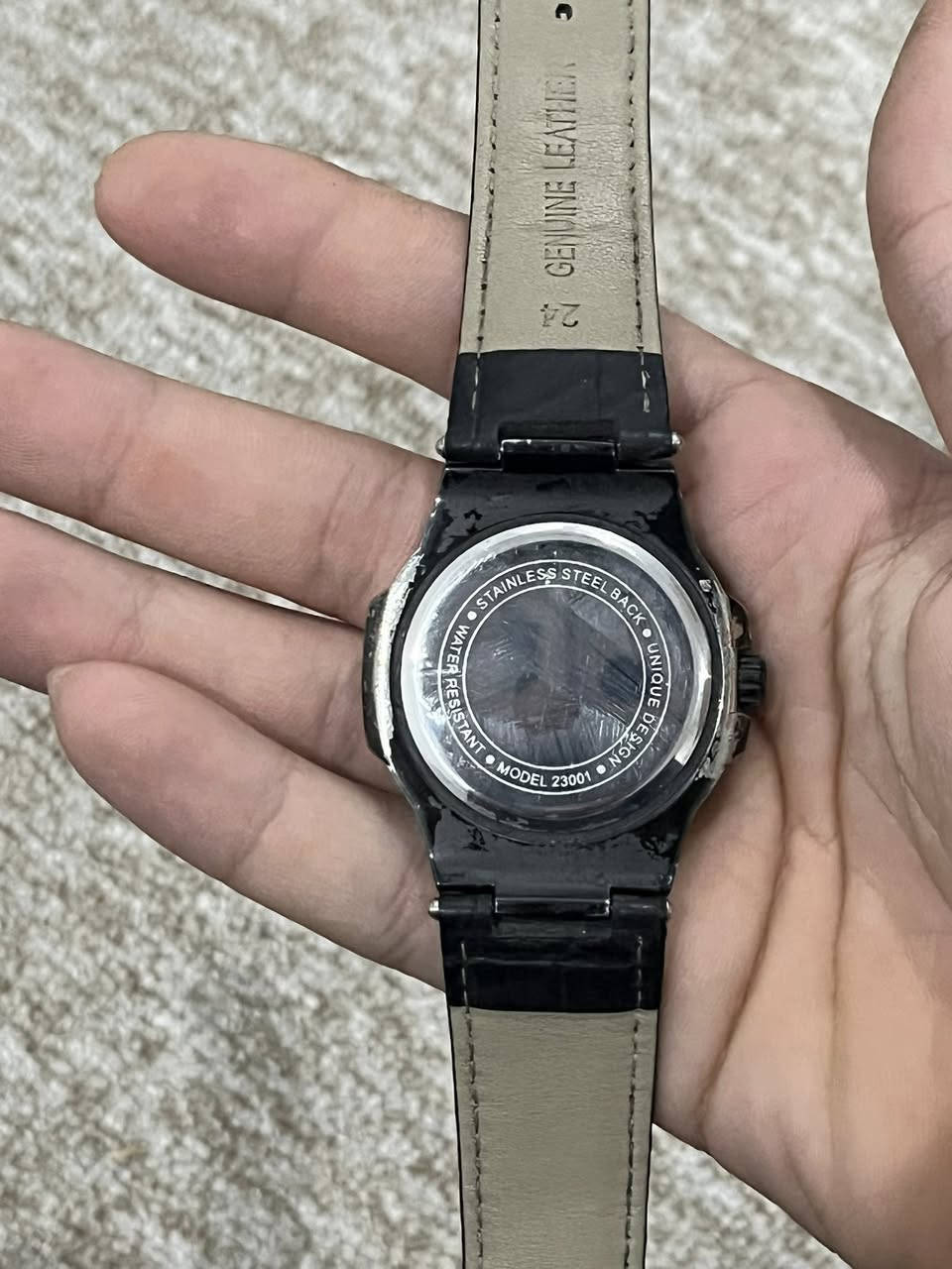 ساعه باتك فلب جلد بهذه الشكل كلش حلوه وراقيه كوالتي عالي خلي سعر وبل عافيه
ملاحضه : الساعه مادري بيها اصلي مال شركه للو لا تجي تفحص وبل عافيه عليك


**إذا كنت صاحب هذا الإعلان وتريد حذفه لأي سبب، رجاءا أرسل رسالة إلى الدعم الفني**