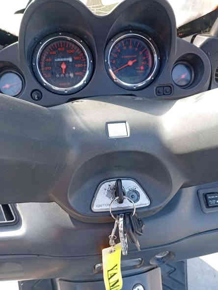 هونده فورزه لبيع 0/6  دراجه نقصهه فقط قبق مال حافضه وقاعده مال الاشاير اماميه كلش بسيطات دراجه مامفتوح برغي بيهه معدلهه ١٦٠. لون ذهبي ارواق بيهه منفيس ورقه معرض موجوده  قفل من الاخير ماتعبك وتعبني ٦٥٠ بيهه مجال حك جيتك مكاني ديالى غالبيه.  رقم ***********
