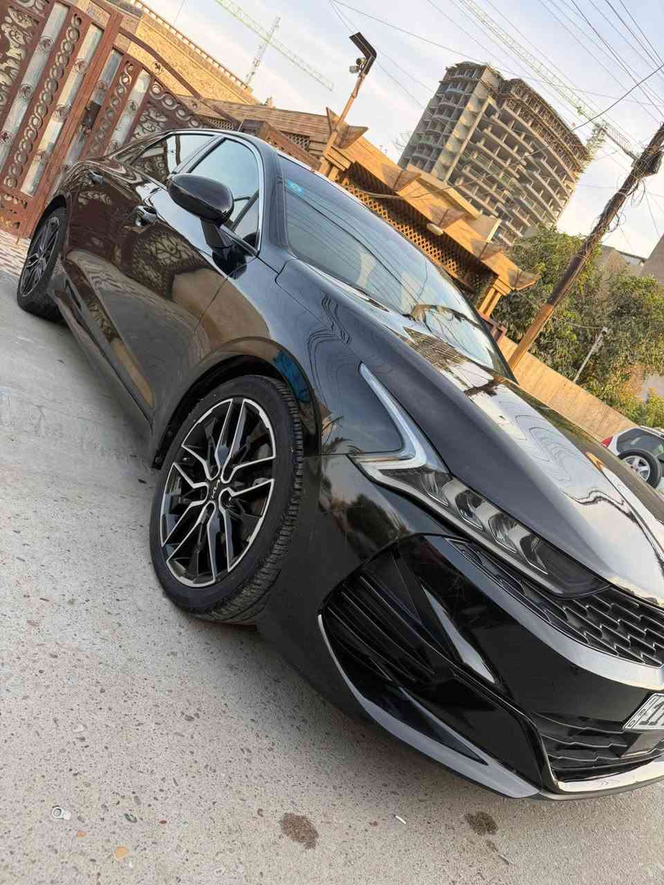 السلام عليكم
‏ K5 GT 2023 
رقم بغداد محرك 2500 توربو فول مواصفات
بدون ايرباك بدون تبديل بدون صبغ فقط بارد صور الحادث بالمنشور  وموجود سونار ماشية ٢٢ الف مايل فقط
.بانوراما ،بصمة ، جلد ، شفتات ستيرن ،سايد بريك كهرباء ، السياره مختمه GT، مثبت سرعة نضام ABS ، حساس  اطارات ، بك لايت لد ، شاشه كبيرة لمس ، كامرة دوارة ، رادار اماميي + رادار خلفيي + جانبي ، شاشه أعطال ، ويل كروم ، أشاير  بلمري الجانبية ،،،،، سيارة فول للاخير  
سعره ١٩٥ وبيها مجال.. مكاني بغداد
***********
