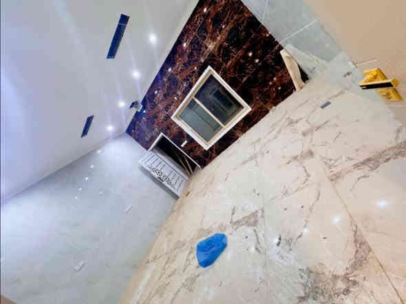 فيلا للبيع من طابقين بناء صـفر Zero مودرن مبنيه بأحدث المواصفات الهندسية  البناء فول موردن بطراز عالمي وبأشراف كادر هندسي مميز نضام دكت تبريد مركزي فول ديكورات مغربية وجهة حلان فول وحديقة سياج فول حلان 

ملاحظة مع الدار طاقة شمسية 18 أمبير 

(طابو ملك صرف بأسم شخص واحد شرط التحويل )

المساحة :- 300 متر 

واجهة 12.5 متر 

في موقع مميز جدا اتجاه شروق شمس 

#الموقع :- كركوك - حـي الواسـطي -  خلـف دائرةالمعوقين في الشوارع الربعة 

يقع على شارع عريض  20 م. 🛣️

اتجاه شروق شمس 

حيث تحتوي على استقبال كبير فيها مدفاه فايربلس إنكليزية التصميم و4 غرف نوم في الطابقين تحتوي ع نظام سويت وساونه ومطبخ حار بارد  
إضافه إلى هول جلسة خاصه للعائلة 

وحدقيتين خارجي وكراج يحوي سيارتين ومغاسل خارجية خاصة بالضيوف 

بالإضافة إلى مخزن للمواد الغذائية وغرف ستور للملابس الشتوية والصيفية ومخزن للحقائب وغرف خاصة لغسيل الملابس 
علما ان الفلة مزودة بنظام كامريات المراقبة ومنظومة للطاقة الشمسية ونظام التبريد المركزي منفصل كل طابق عن الاخر 

(تسليم المفتاح مباشر للمشتري )
—————————————————————              

العقار #حصرًا لدى مكتبنابأمكانكم عرض عقارتكم لدينا سواء كانت #بيــع أو #أستثـمار ‏‎زبائننا الكرام بِكُم نَرتقي ونَتشرف بزيارتِكم ونَفتخر بخِدمتِكم

السعـــر : 460 مليون مع المجال 

* نستقبل جميع عروضاتكم السكنية 🏠 والتجارية 🏡 بكافة مناطق كركوك  
............................_.....

للمزيد من المعلومات مراجعة مكتب جنة العراق للعقار 

حي الــــــواسطـــي 

في السايدين اذعة الرشيد 
 
قرب مسجد نور الدين الزنكي 

او الاتصال على الرقم 

📞  ***********
