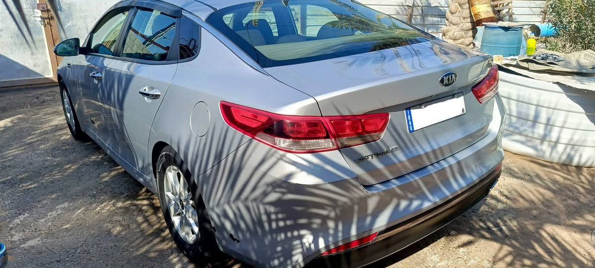 السياره موجوده ... بالبصرة..
اوبتيما 2018 شمالية اربيل الدولي القديم 
سنوية منتهيه من الشهر العاشر 
المواصفات المعروفه FEوارد امريكي GDI
تخم تاير جديد
تبريد جيد
تحكم + كامره دواره+وضعيه قيادة السيارة ايكو سبورت عادي
(الضرر) فقط بنيد. مداكر مفتوحه ومرجعيهن 
 
السعر  اتصل او واتساب 
غير متواجد على الفيس بوك 
***********
