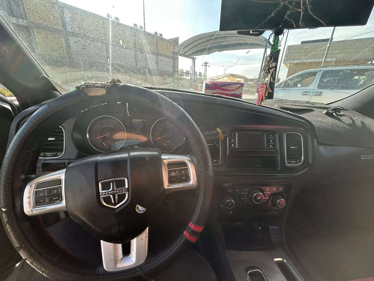 سلام عليكم جارجر البيع ٢٠١٢ مكفوله من كصه  ونقل  صوليات. رقم بصره تحويل. سعر ١٣٠ وبيه مجال الطيبين  مكان بصره سفوان  رقم الهاتف ***********
