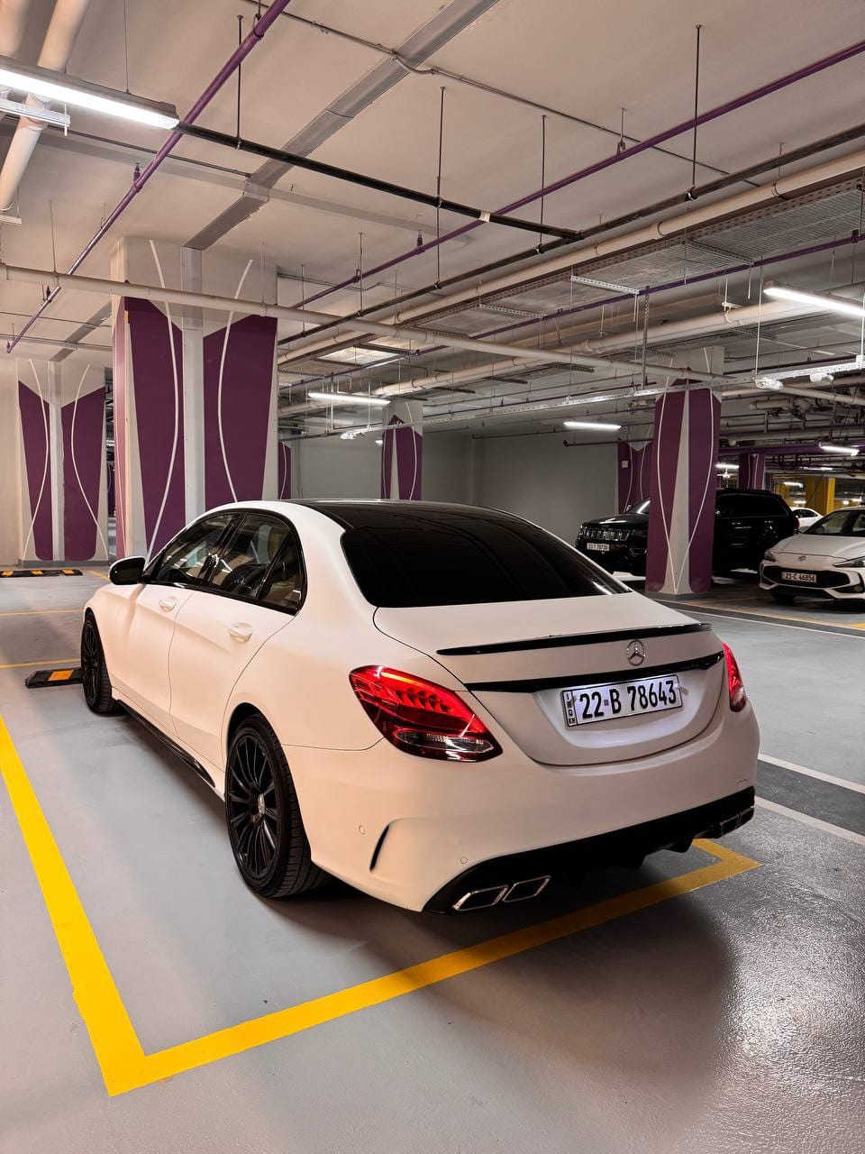 Mercedes-Benz C300 – American Specs 🇩🇪
الموديل : [ 2017 ]
المحرك : [ I4 / 2.0 - Turbo ] ⚡️
الگير : [ أوتوماتيك ] 
الممشى : [ 70 الف ميل ]
اللون : [ أبيض - صدفي ] ⚪️
الحالة : [ السيـارة وارد أمريكا ضررهـا البنيد فقط ! ]

[ السعـر .. $21,500 قابـل للتفـاوض ✅ ] 

[ الـــــمـــواصــفـــــات ]

- السيـااارة فووول أعلـى مواصفـات للأخير 1 / 1 

الموقع : [ بغـداد / حي العـدل ] 📍

للتواصل واتس اب او اتصال : [ *********** ]

#mercdes #benz #c300 #amg #yasser_erbil
