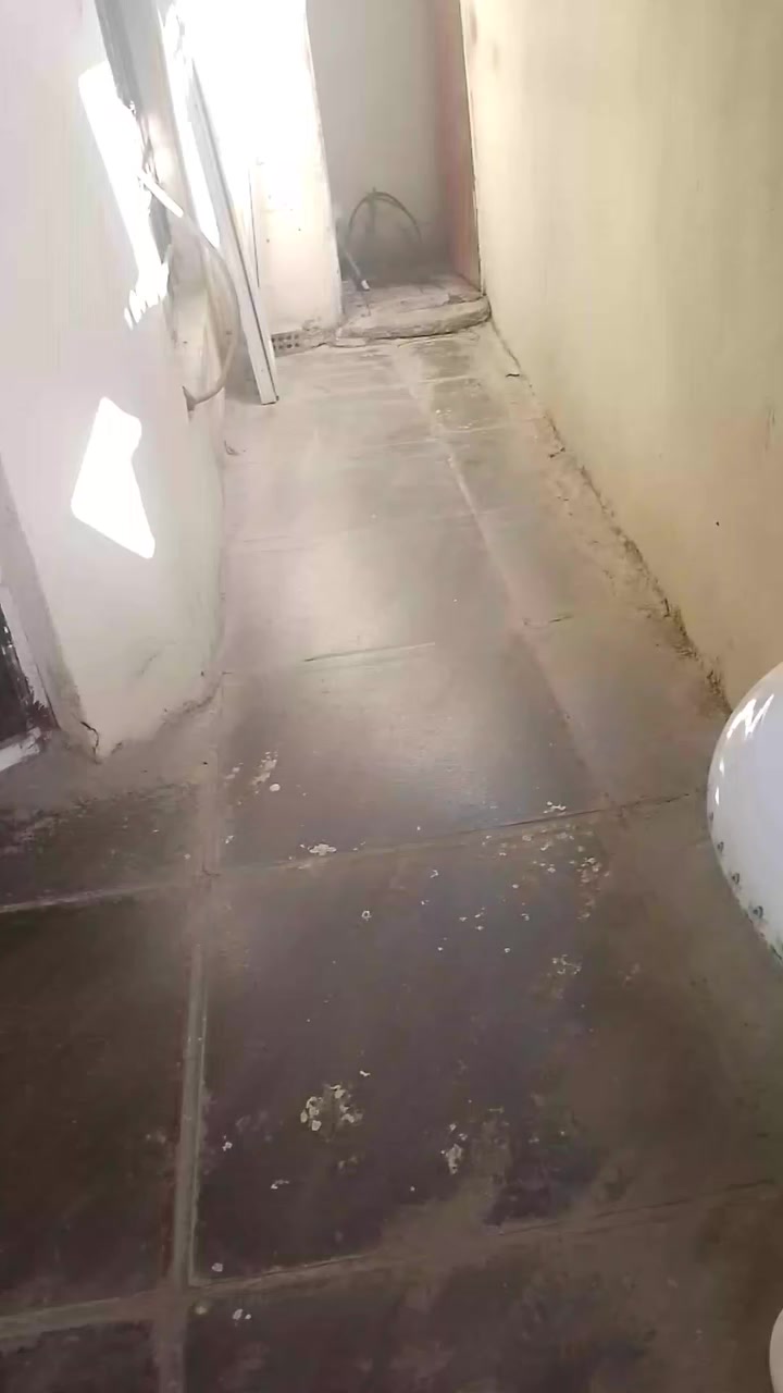 سلام عليكم بيت للبيع في منطقة ام الكبر ولاغزلان بيت عله الشارع ركن مساحته ميه وخمسين  متر  الوجيه 10 والنزال 15 في محلات 2 وغرفه ثانيه بس ما مبنيه والبيت جبير وحلو وياه الملحقات  والسعر 80 وبي مجال  وانتصال عله الرقم *********** والرقم ***********
