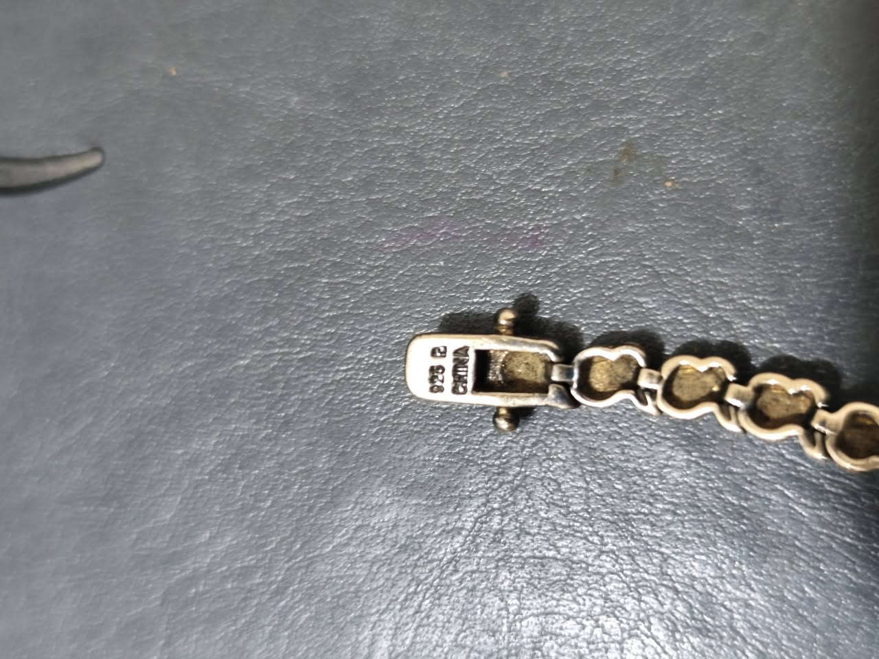 السلام عليكم .سوار فضة صب ب25


**إذا كنت صاحب هذا الإعلان وتريد حذفه لأي سبب، رجاءا أرسل رسالة إلى الدعم الفني**