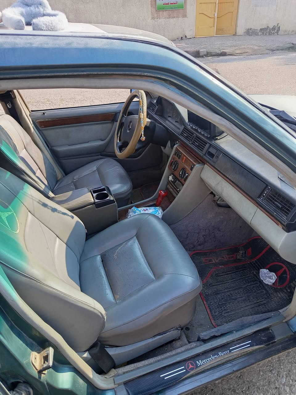 سلام عليكم ورحمه الله وبركاته مارسيدس موديل 86 للبيع المحرك محور 3000فيفيتي كير سليم سيارة مرتبة إدامة كاملة من فيت بم إلى بلكات وتنضيف غرفة الاحتراق صدر امامي خلفي جديد يحتاجلها فقط بعض ترتيبات البسيطة رقمها انكليزي ديالى مشروع وطني سنوية ل29 سيارة بسمي مداور ثاني يوم اصوليات كاملة زوج تايرات جدد مكان السيارة ديالى المقدادية ابي صيدا سيارة عارضها 39 وبيها مجال أن شاءالله رقم موبايل ***********
