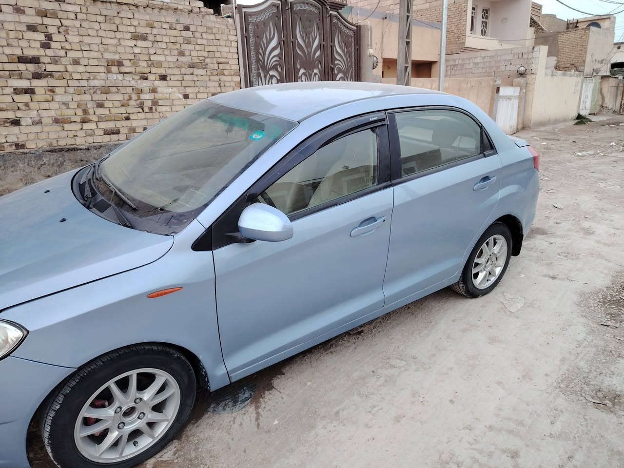 {شيري فلاوين 2011، مكينه بلادي تبريد ثلج،، مكفوله من ضربه، مصبوغه صبغ عام لجماليه، حداديه كله جديد، كلج وكير جديد، شاشه لمس جديد، حساسات كلها شغاله، سياره كلش نظيفه واحله من صوره الموجوده،
رقم انكليزي مصفره من كلشي سنويه لغاية 2030
سياره باسمي
سعر 40$ وما بيها مجال 
مكاني بابل، ***********
