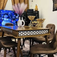 ميز طعام • عنوان البنوك • بدون ضرر