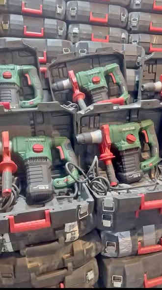 السلام عليكم وجبه جديده ونضيفه بارك سايد الاصلي يجبك مع جنطه السعر واصل للبيت ٥٧ الف تفحص كدام المندوب واذا ما عجبك يرجع للحجز والاستفسار *********** موجود واتساب فقط ضع اسمك والمحافظه وهو يوصلك
