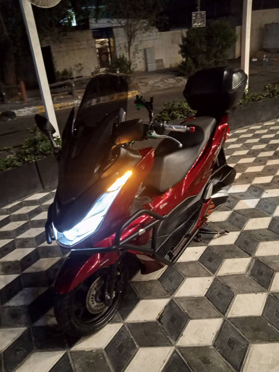 سلام عليكم PCX جيل الرابع ياباني مكينه 160
الون ماروني دراجه كفاله كفر نظافة ٩٠٪
ومكينه خير من الله

ماشيه 19الف ✅
حساس ازدحام ✅
حساس استان ✅
مانع انزلاق 
نضام اي بي اس 
درع اصلي sss
درع صالنصه
درع امامي الاصلي 
ستان مبايل
سبايه اصليه 
مع جنطه الاصليه 
 تزويد بيها حلو 
كله من حسن سبايسي 
 

السعر 29 
دراجه مجرد نص ساعه تمشي باليوم الله شاهد 
مجرد اروح بيها للشغل وارجع للبيت 

وابيعلك من باب بيتي وذا كلولك المكينه مفتوحه ترجع وفلوسك ضعف مكاني زيونه قرب الجوازات أو العبيدي 
‏‪***********‬‏
