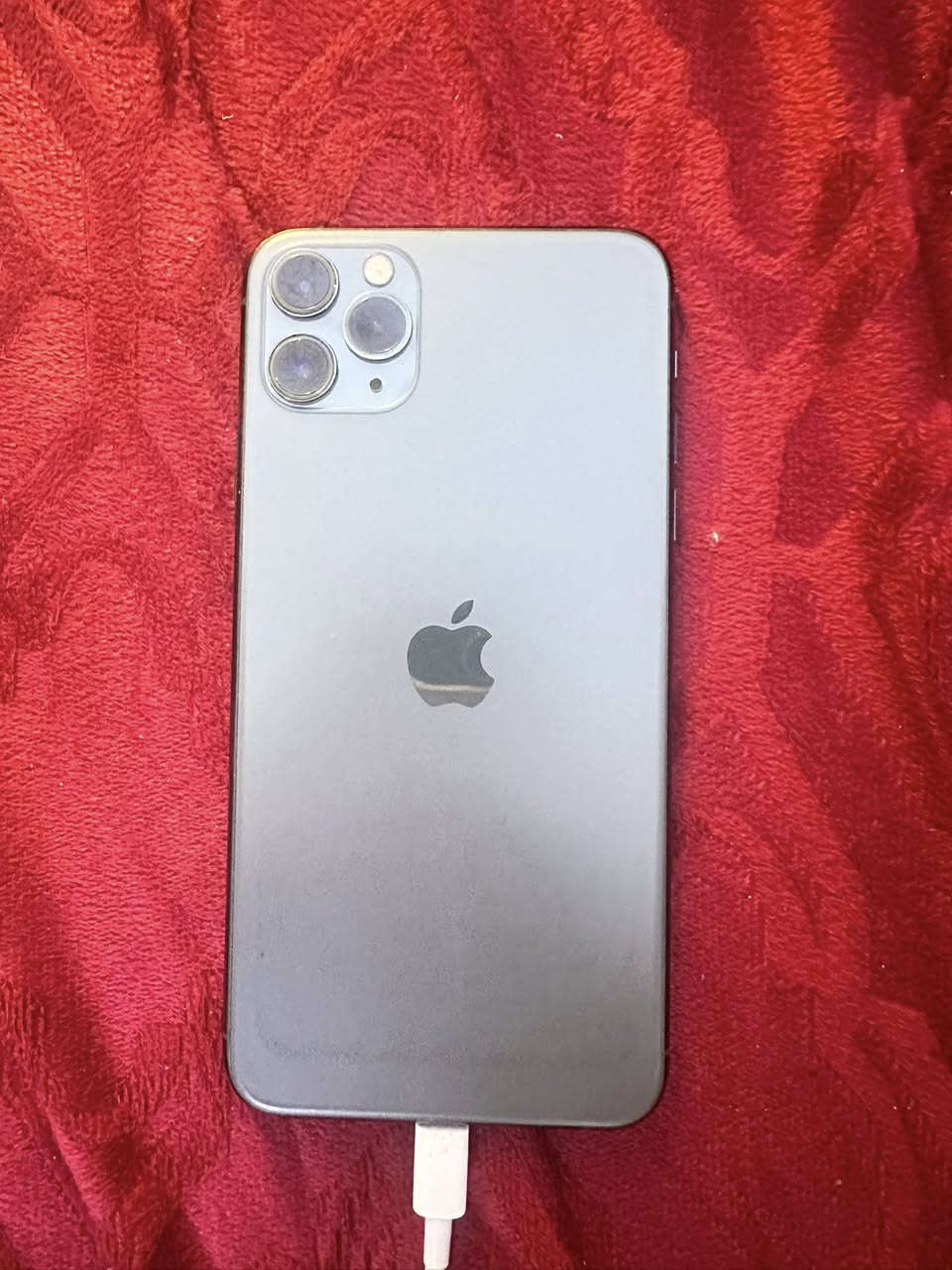 السلام عليكم 11برو ماكس الذاكره 256لبطاريه ٧١مداخل تصليح ابد نضيف شخط ما بي عده لشاشه بيها فطور بس ما ماثر على لمس بلشاشا لفوك بس يعني لبلاص سعره300مكان  بغداد ممتواجد على لفيس واتساب ***********
