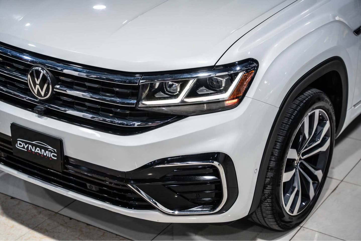 2023 VOLKSWAGEN ATLAS, SEL PREMIUM R-LINE - V6 3.6L 🔥🔥

موديل: 2023
وارد : امريكي 
مواصفات : SEL PREMIUM R-LINE
‎عدد الأميال : 48,000 ميل 
الون : ابيض
الون داخل ؛ مشمشي
‎سلندر :  V6
‎صبغ :  بابين سكن صبغ
‎ارباك : فقط بردة
سيارة رقم موقط دخول جديد بشرت ترقيم اقليم
مكان اربيل شارع حديد و خشب معرض دايناميك موتورز
‏‎من المعلومات الرجاء التصل علي وتس اب
                                                                                 *********** -

** *** *** *** *** *** *** ***

2023 VOLKSWAGEN ATLAS, SEL PREMIUM R-LINE

موديل : 2023
هاوردةي : امريكا 
مواسفات:  SEL PREMIUM R-LINE
‎ماوەی ڕۆیشتن : 48,000 ميل 
‎پستۆن : V6
رةنگ: سپي
رةنگي ناوي : قةيسي 
بوياغ:  ٢ دةرگاي سكن
ارباك : شان 
ژمارة كاتي بةشرت رقم هةولير
ناونيشان هةولير جادةي حديد و خشب دايناميك موتورز
بو زانياري زياتر پةيوةندي بكةن بة وتس اب

*********** - أربيل, العراق
