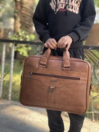 تتوفر لدينا جميع أنواع حقائب الابتوب  جودة عالية  السعر 18 الف بس يوجد...