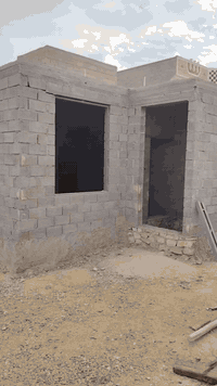 قاطع حديثه • شغل جزئي • خدمات