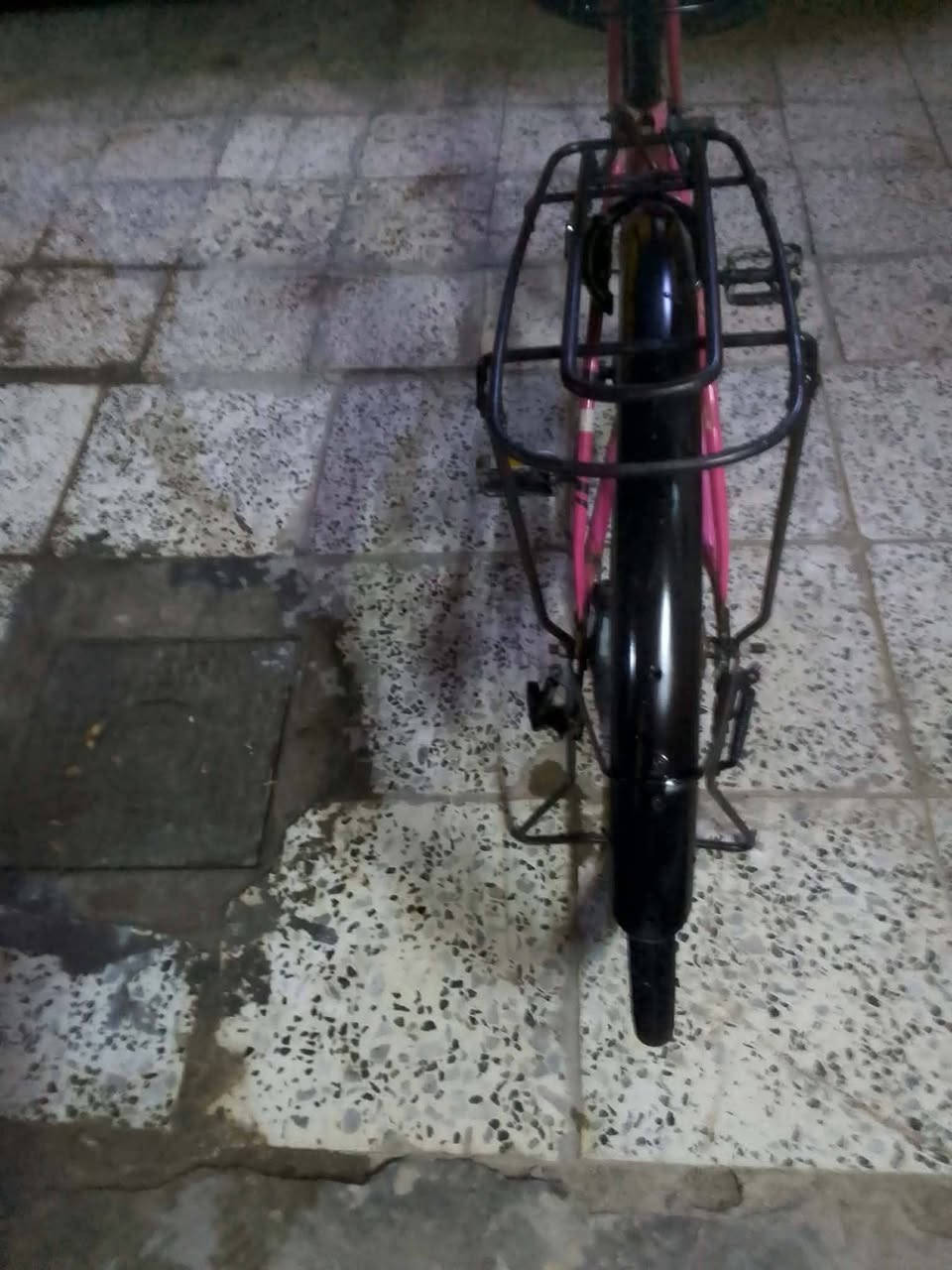 السلام عليكم باسكل بناتي نضيف للبيع حجم 26 المكان بغدادالبياع الشرطة الخامسة السعر 60 وبي مجال التواصل (***********)
