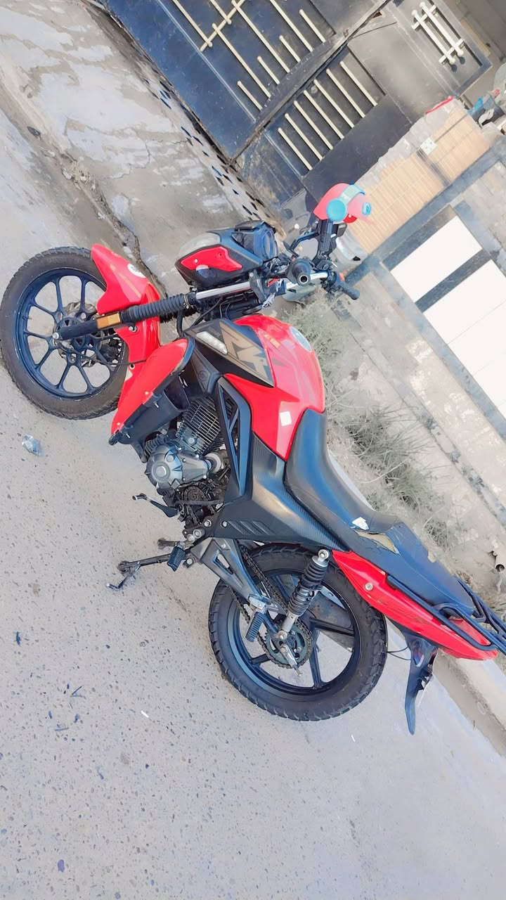 السلام عليكم دراجه Rk موديل 2022 مكينه 200
رقم وسنويه بغداد بسم الشركه بس متتحول
 قبل سبوع سويت الها ادامه تاير امامي باكستاني جديد ودسكات بريك اماميه جديده ويل خلفي جديد بنزات بريك خلفيه جديده دراجه حلوه ونضيفه
مكينه خير من الله نضيفه دراجه حلوه ما نقصها  شي
رزانه بل سياقه كعدتها مريحه كهربائياتها كلها شغاله من الف لل. ياء فقط بكلايت خلفي يرادله كلوب محترك
اما الباقي دشبول مازده اشاير دبل اشاره كيج بأنزين مازه شادلها زينون ودراجه مامتعبها شيوكف بيها كبل اسوي معدل شرط فوك ل100 شلعه فول بحيث تجي تطلع تراي تقتنع يله تأخذها واني لو ما حتاجيت فلوس ما ابيعها    السعر مليون و100 وبيها مجال
العنوان بغداد  حي الجهاد الرقم *********** وبيه واتساب
