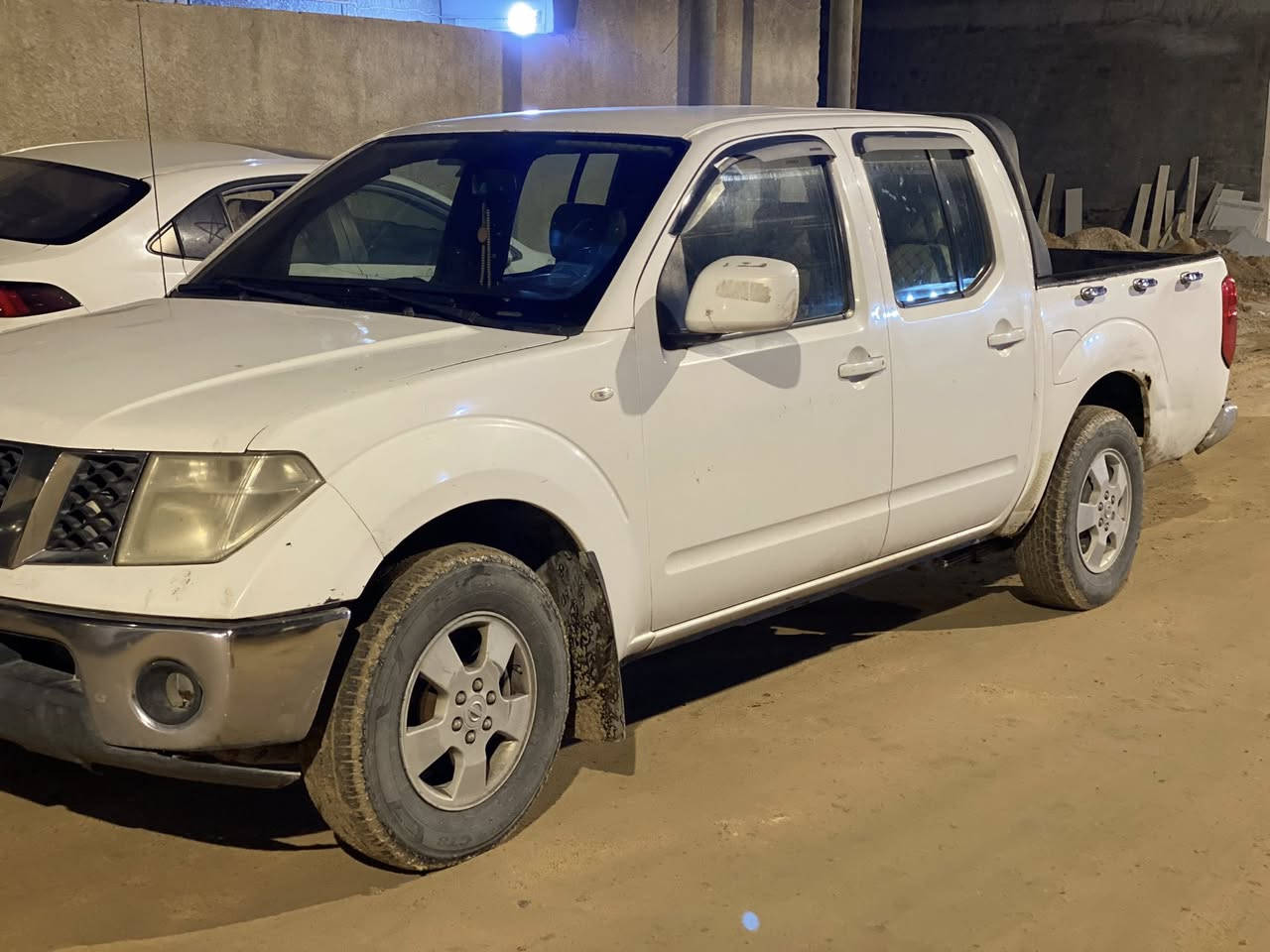 نيفارا 2013 اوتماتيك رقم بصره
بيها مكانات صبغ ب 80 قفلل 
***********
