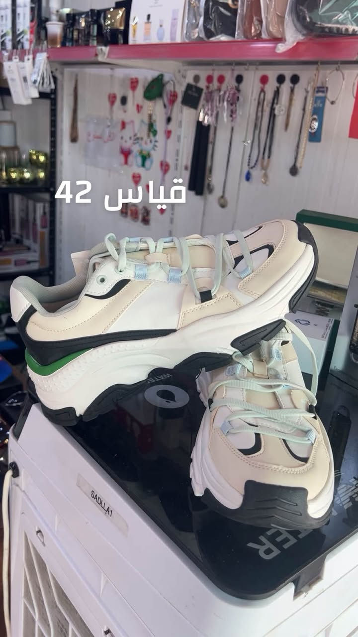 سلام عليكم
متوفر احذية رجالي بالة
سعر قطعة 15 الف
توصيل موجود


**إذا كنت صاحب هذا الإعلان وتريد حذفه لأي سبب، رجاءا أرسل رسالة إلى الدعم الفني**