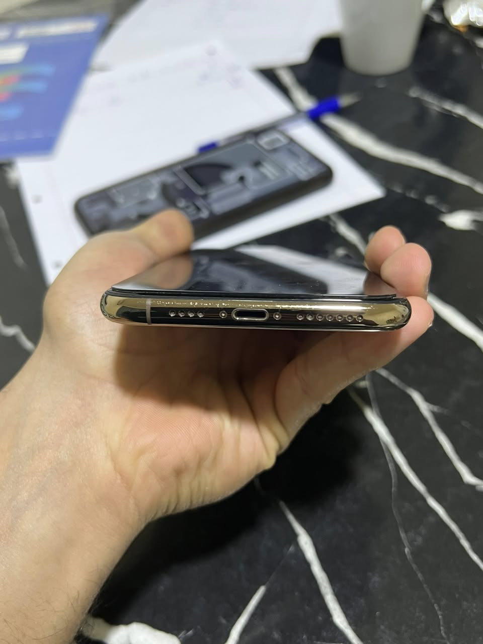 السلام عليكم ايفون11برو ماكس ذهبي ذاكره256 بطاريه 79 التلفون ماستر ونضافه 100بل100 مامفتوح وتر بروف  ومايصرف شحن السعر425وقابل للتفاوض مكاني ذي قار مركز رقمي ***********
