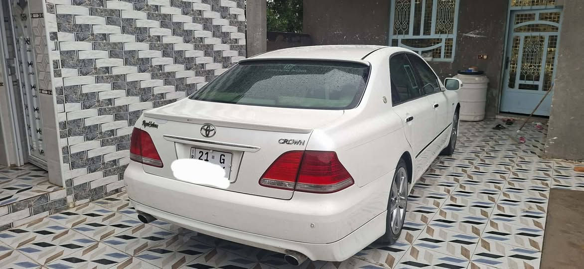 البيع شاهيه ٢٠٠٤ كفاله عامه
رقم سليمانيه نكليزي راعيها جيراني 
سياره ٣ دكم شاصي ٨٢
سياره تحوير نجف فوك وجوه ودشبول عارف العيساوي 
محرك ٦ سلندر ٣٠٠٠ 
كير ٦ نمر جديد 
كشنات اماميه خلفيه كهربائيه 
صدر خلفي أمامي جديد 
برده خلفيه 
تبريد ثلج 
سياره كلش حلوه ونضيفه وجاهزه من كلشي وسونار بل منشور 
مكان بابل  
سعرها ١٥٠
***********
