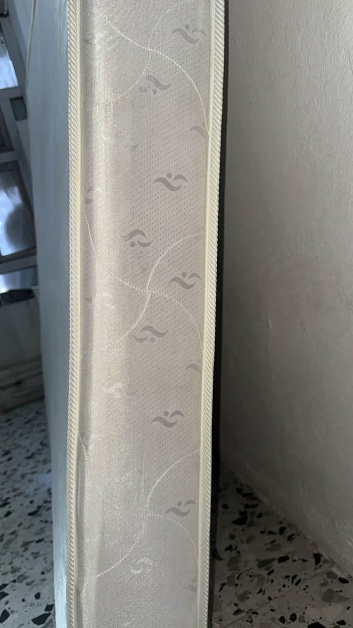 سڵاو ئەم دۆشەکی دوو نەفەرییە بۆ فرۆشتنە نرخی قفڵ ٢٥٠٠٠ توبیە و ڕاوی و شتی نییە ساڵێکە کڕدراوە.


**إذا كنت صاحب هذا الإعلان وتريد حذفه لأي سبب، رجاءا أرسل رسالة إلى الدعم الفني**